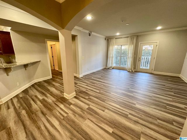 3038 Massey Rd Apt 302, Vestavia Hills, AL 35216