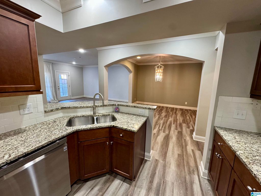 3038 Massey Rd Apt 302, Vestavia Hills, AL 35216