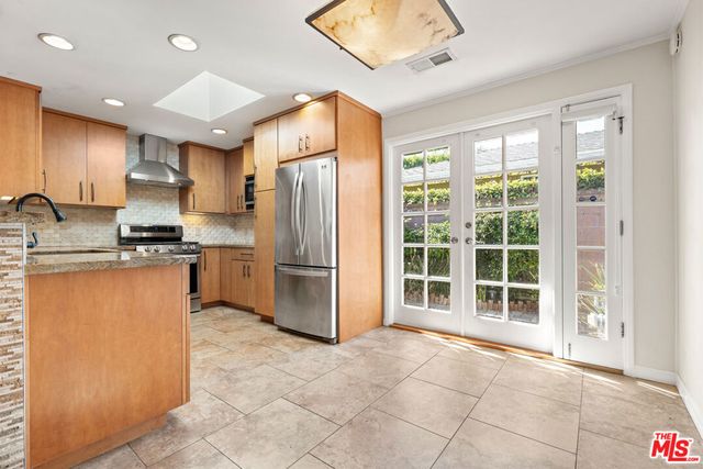 8255 Tuscany Avenue, Playa Del Rey, CA 90293