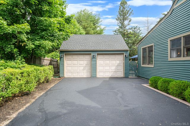 107 Jefferson Street, East Islip, NY 11730