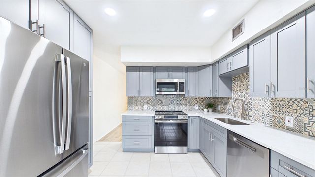 2454 AUSTRALIA WAY E 32, Clearwater, FL 33763