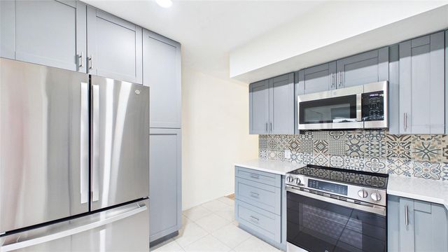 2454 AUSTRALIA WAY E 32, Clearwater, FL 33763