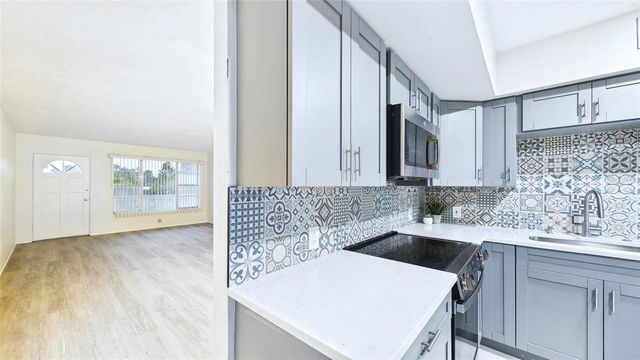 2454 AUSTRALIA WAY E 32, Clearwater, FL 33763