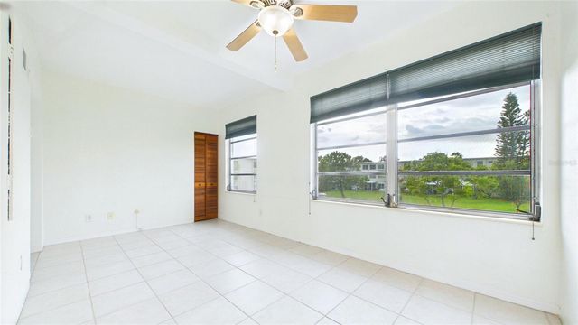 2454 AUSTRALIA WAY E 32, Clearwater, FL 33763