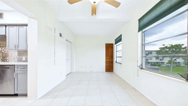 2454 AUSTRALIA WAY E 32, Clearwater, FL 33763