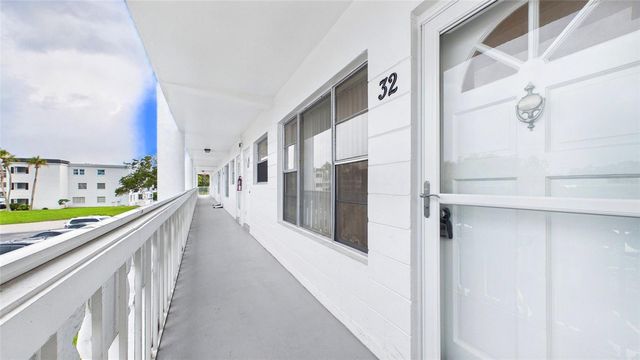 2454 AUSTRALIA WAY E 32, Clearwater, FL 33763