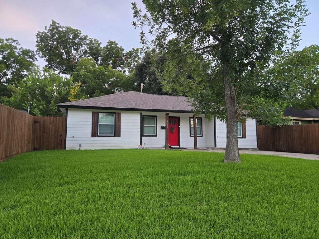 3102 Friar Point Road, Houston, TX 77051