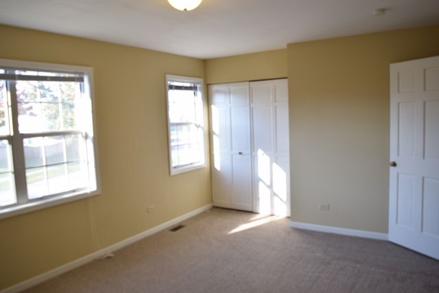 1256 Robin Drive, Carol Stream, IL 60188