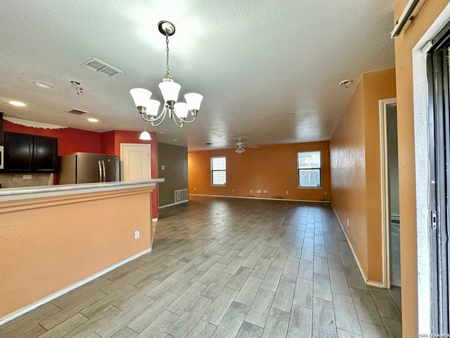 10222 Fossil Valley, San Antonio, TX 78245