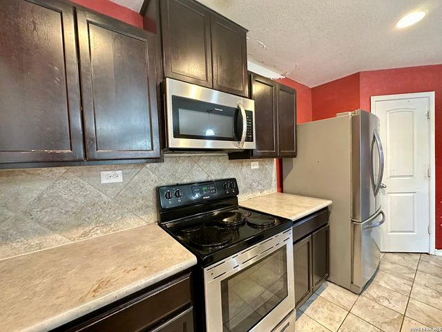 10222 Fossil Valley, San Antonio, TX 78245