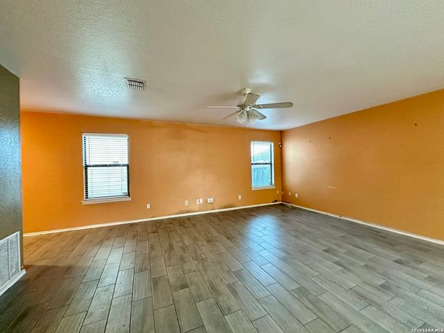 10222 Fossil Valley, San Antonio, TX 78245