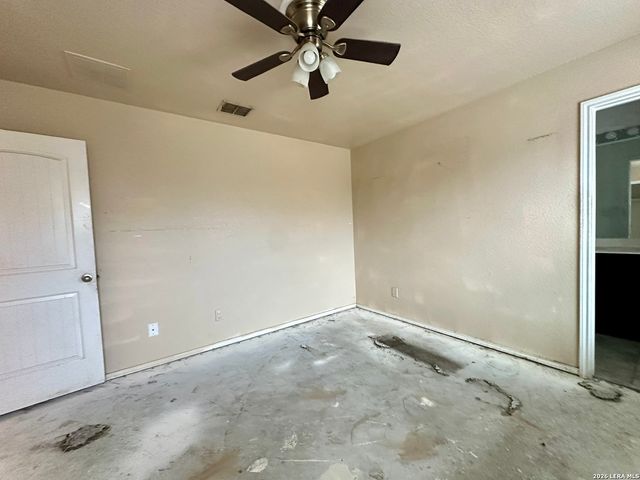 10222 Fossil Valley, San Antonio, TX 78245