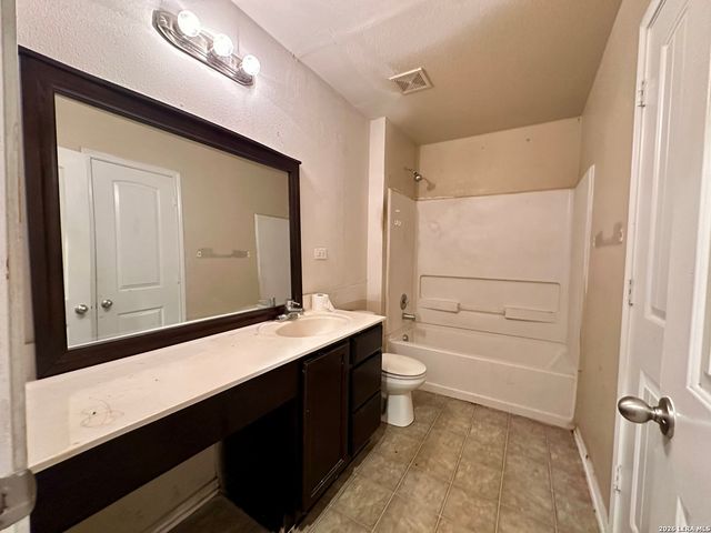 10222 Fossil Valley, San Antonio, TX 78245