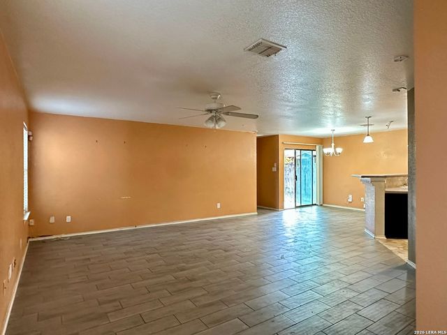 10222 Fossil Valley, San Antonio, TX 78245