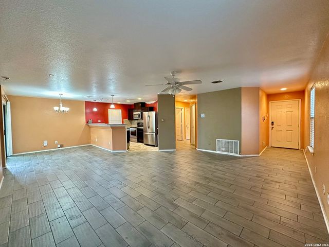 10222 Fossil Valley, San Antonio, TX 78245