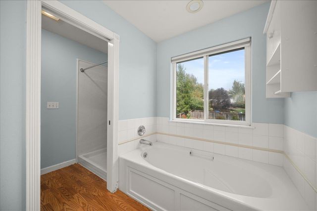 2422 S Boulder Ln, Greenacres, WA 99016