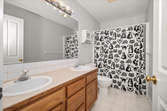 2422 S Boulder Ln, Greenacres, WA 99016