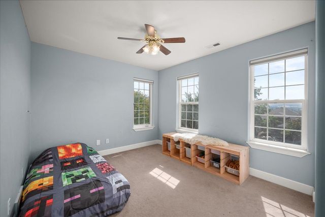 2422 S Boulder Ln, Greenacres, WA 99016