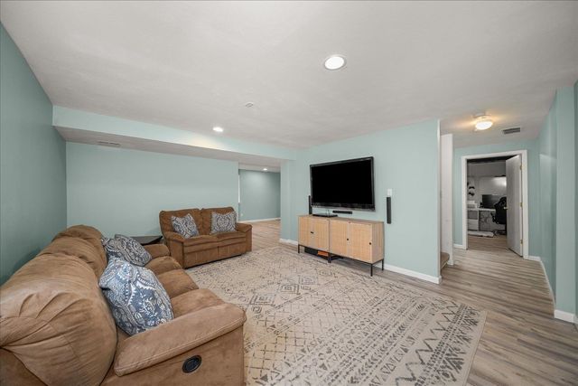 2422 S Boulder Ln, Greenacres, WA 99016