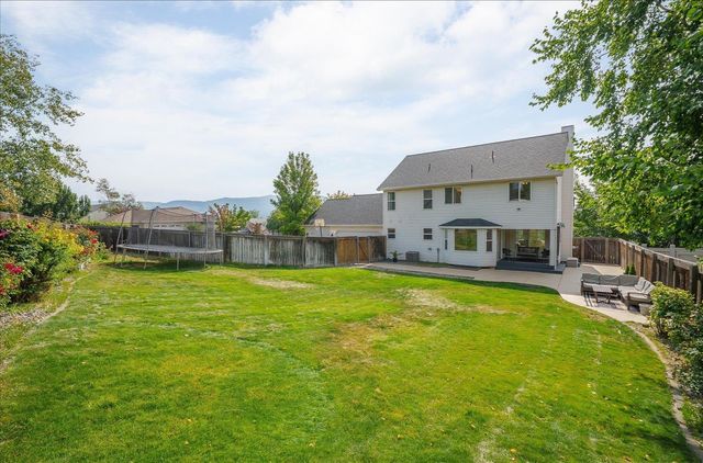 2422 S Boulder Ln, Greenacres, WA 99016