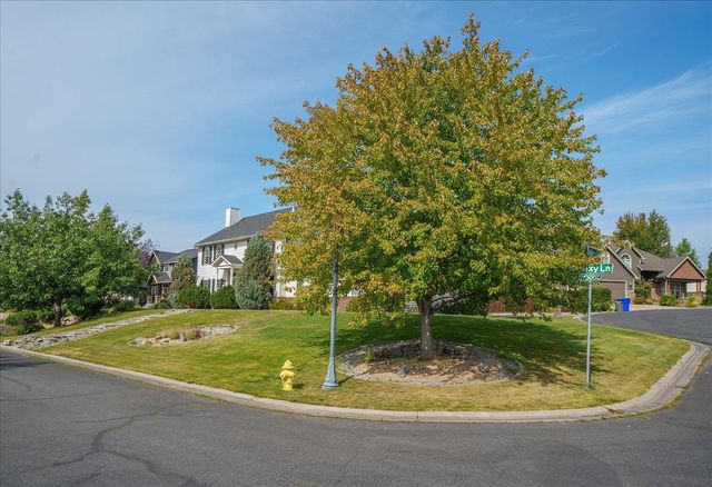 2422 S Boulder Ln, Greenacres, WA 99016