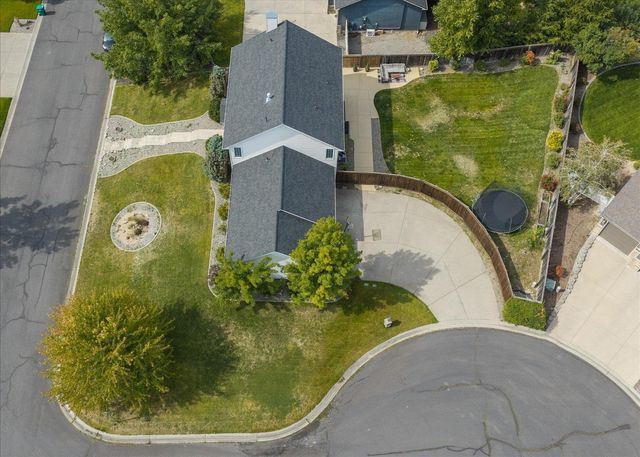 2422 S Boulder Ln, Greenacres, WA 99016