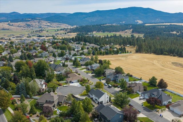 2422 S Boulder Ln, Greenacres, WA 99016