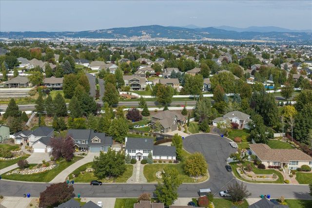 2422 S Boulder Ln, Greenacres, WA 99016