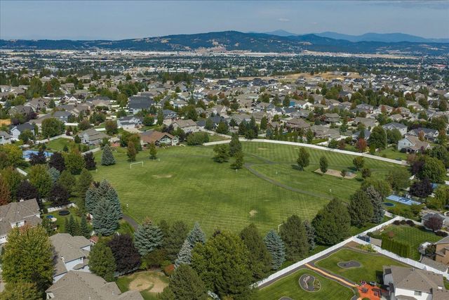 2422 S Boulder Ln, Greenacres, WA 99016
