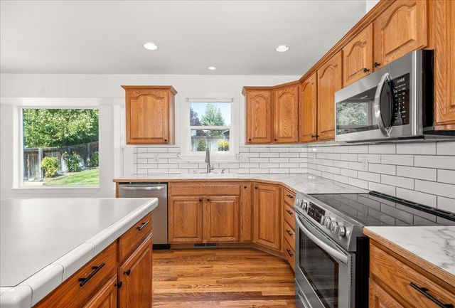 2422 S Boulder Ln, Greenacres, WA 99016