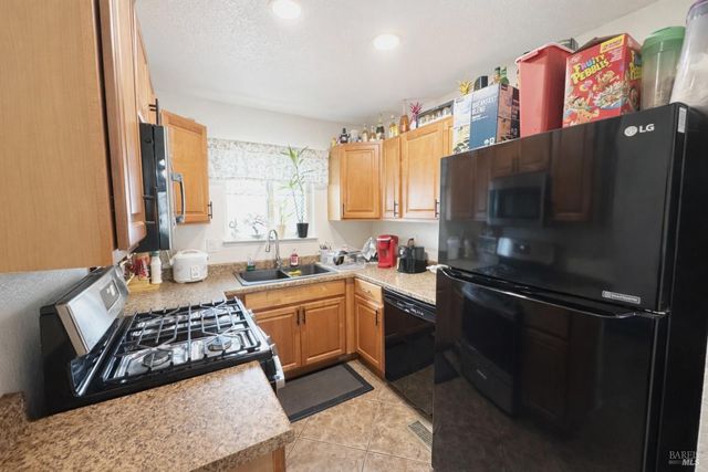 2607 Westberry Dr, Santa Rosa, CA 95403