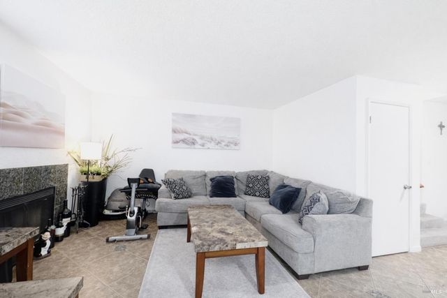 2607 Westberry Dr, Santa Rosa, CA 95403