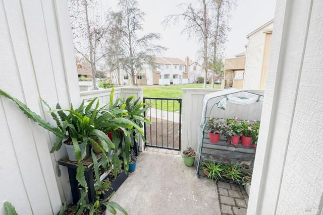 2607 Westberry Dr, Santa Rosa, CA 95403