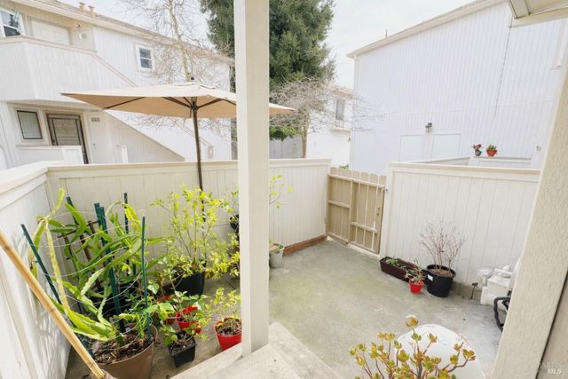 2607 Westberry Dr, Santa Rosa, CA 95403