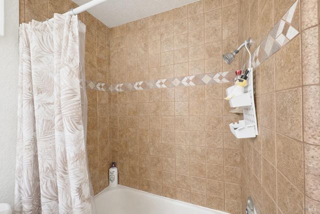 2607 Westberry Dr, Santa Rosa, CA 95403