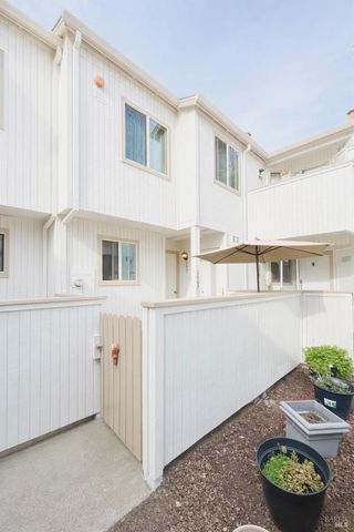 2607 Westberry Dr, Santa Rosa, CA 95403