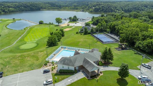 10489 Walnut Lane, Foristell, MO 63348