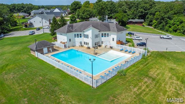 10489 Walnut Lane, Foristell, MO 63348