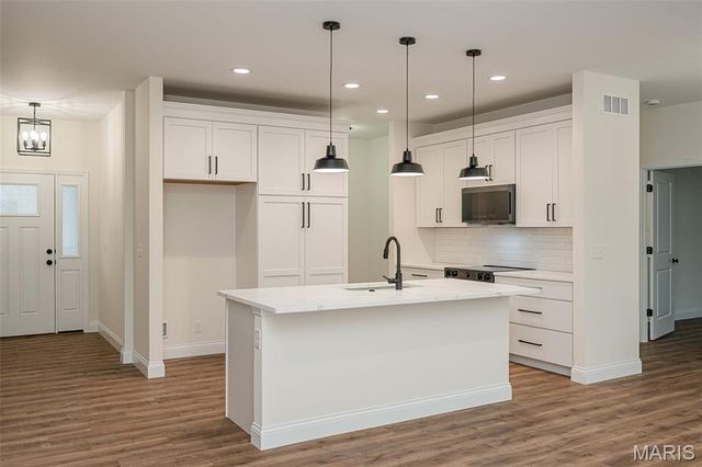 10489 Walnut Lane, Foristell, MO 63348