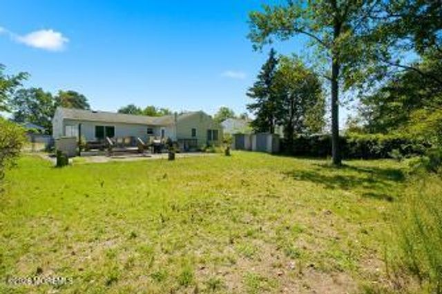 62 Parkway Drive, Brick, NJ 08723