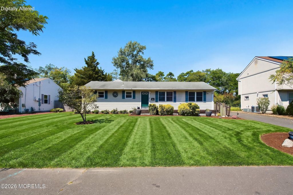 62 Parkway Drive, Brick, NJ 08723