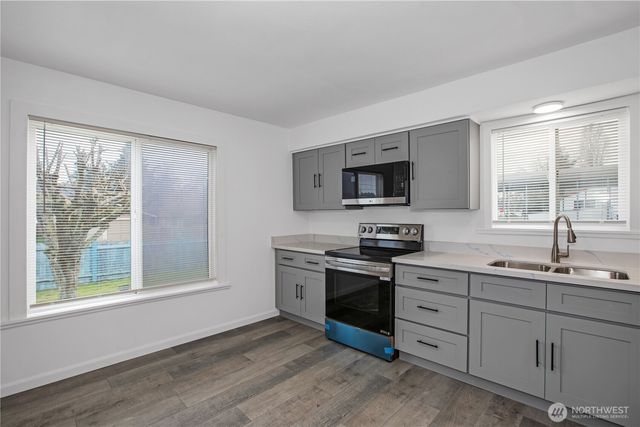 5302 E N Street, Tacoma, WA 98404