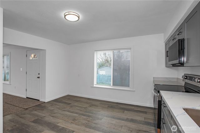 5302 E N Street, Tacoma, WA 98404