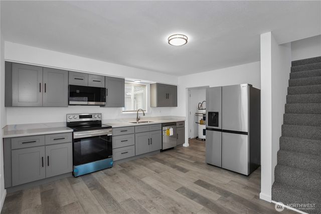 5302 E N Street, Tacoma, WA 98404