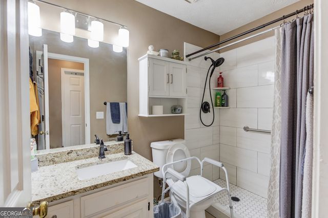 1521 Hunters Cove, Auburn, GA 30011