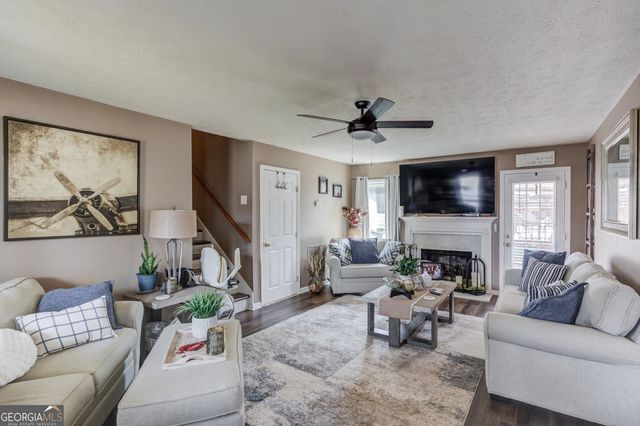 1521 Hunters Cove, Auburn, GA 30011