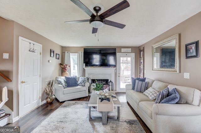 1521 Hunters Cove, Auburn, GA 30011