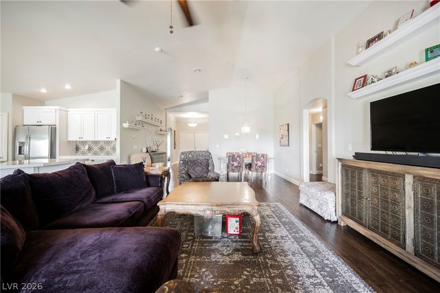 10246 Mountain Majesty Street, Las Vegas, NV 89131