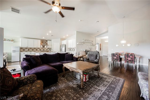 10246 Mountain Majesty Street, Las Vegas, NV 89131