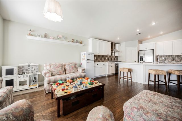 10246 Mountain Majesty Street, Las Vegas, NV 89131